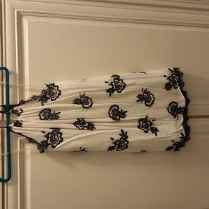White and black sundress. High nec